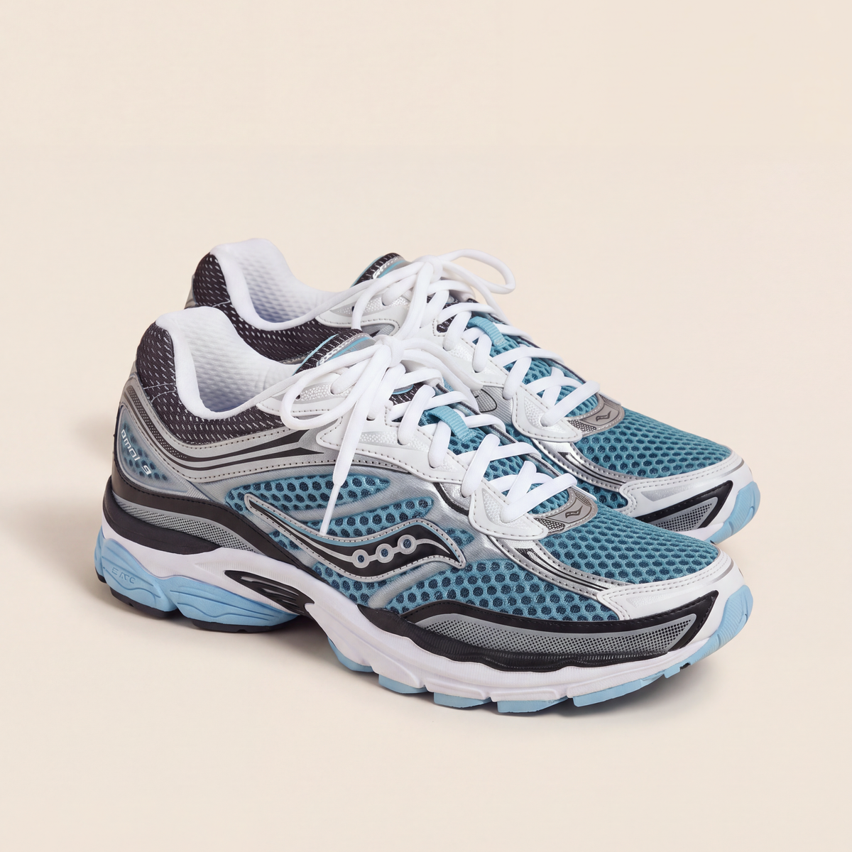 Saucony ProGrid Omni 9 in Blue / Black / Sky Blue